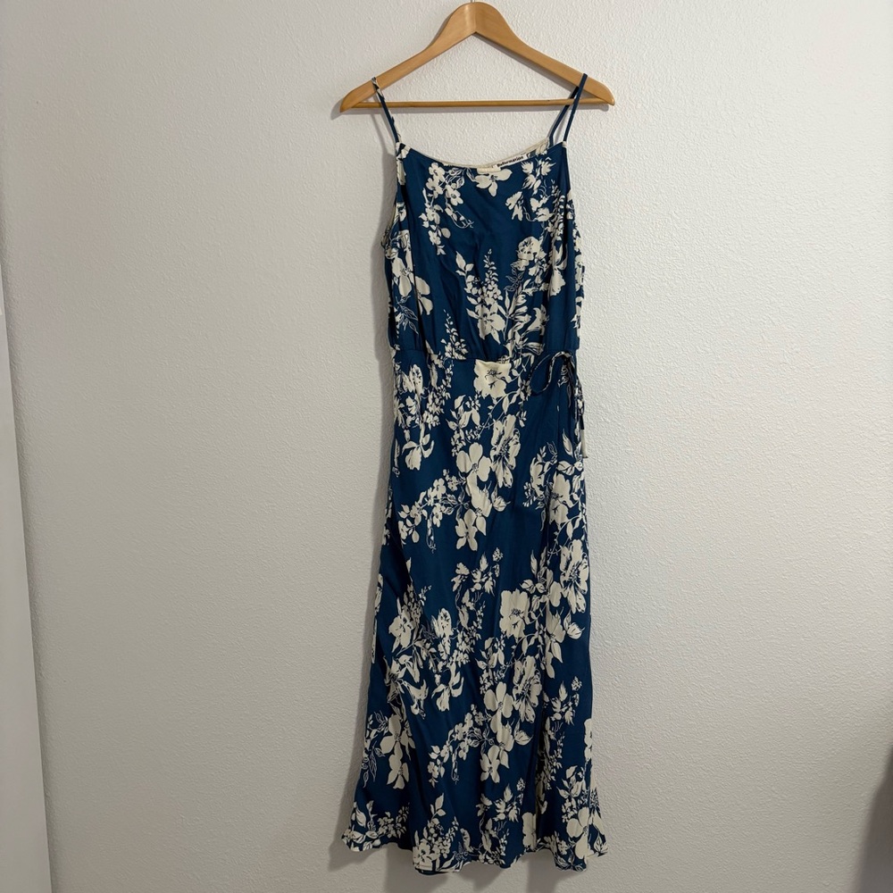Reformation size 8 blue floral dress